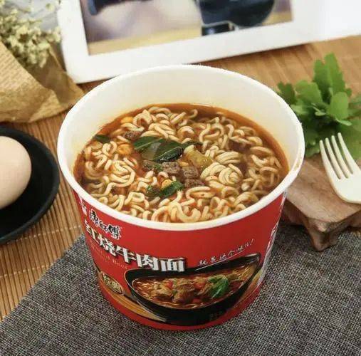 到800亿食品巨头为国民欢乐饮食PG麻将胡了2试玩从一碗方便面(图2)