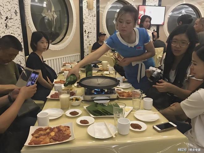 鲜人一天三顿都吃啥：玉米饭、泡菜、大酱汤PG电子麻将胡了2试玩作为我们邻居普通朝(图2)