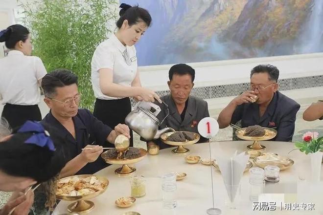 鲜人一天三顿都吃啥：玉米饭、泡菜、大酱汤PG电子麻将胡了2试玩作为我们邻居普通朝