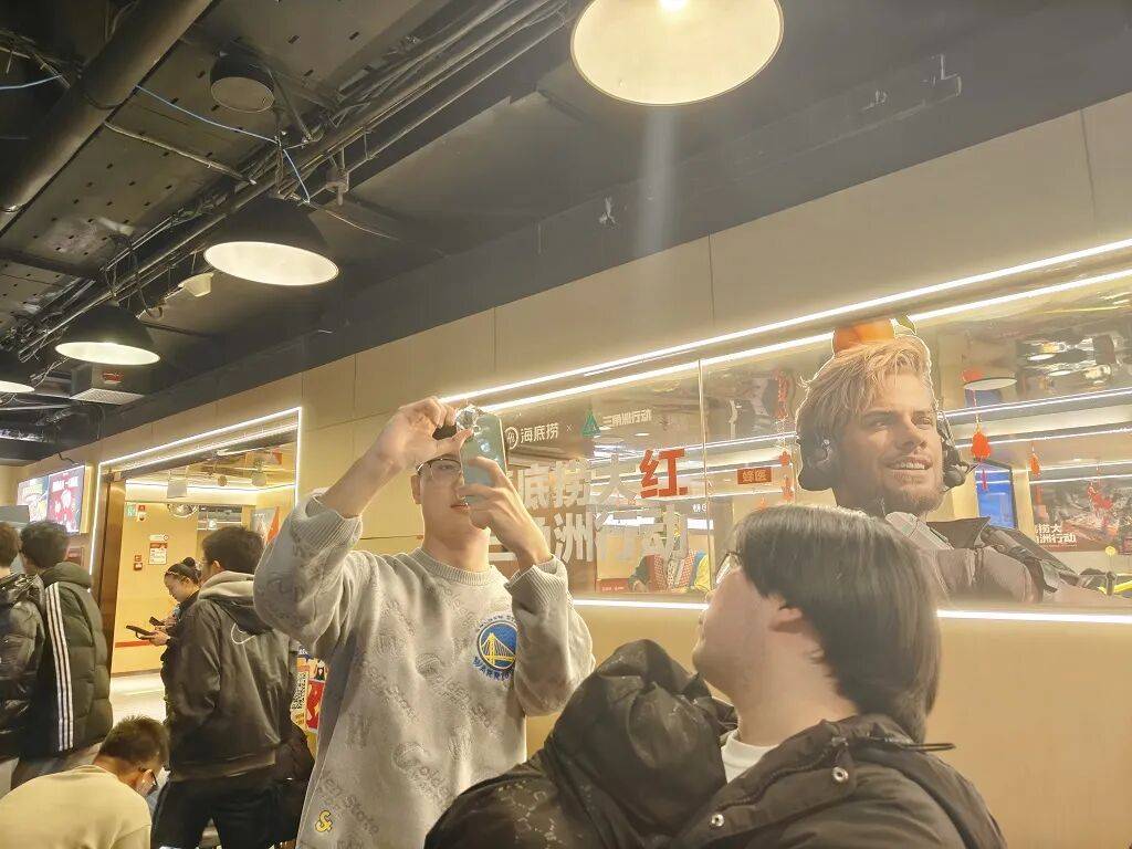 了《三角洲行动》为什么能成为春节顶流麻将胡了2试玩吃了一顿海底捞我理解(图18)