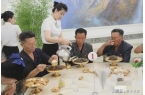 鲜人一天三顿都吃啥：玉米饭、泡菜、大酱汤